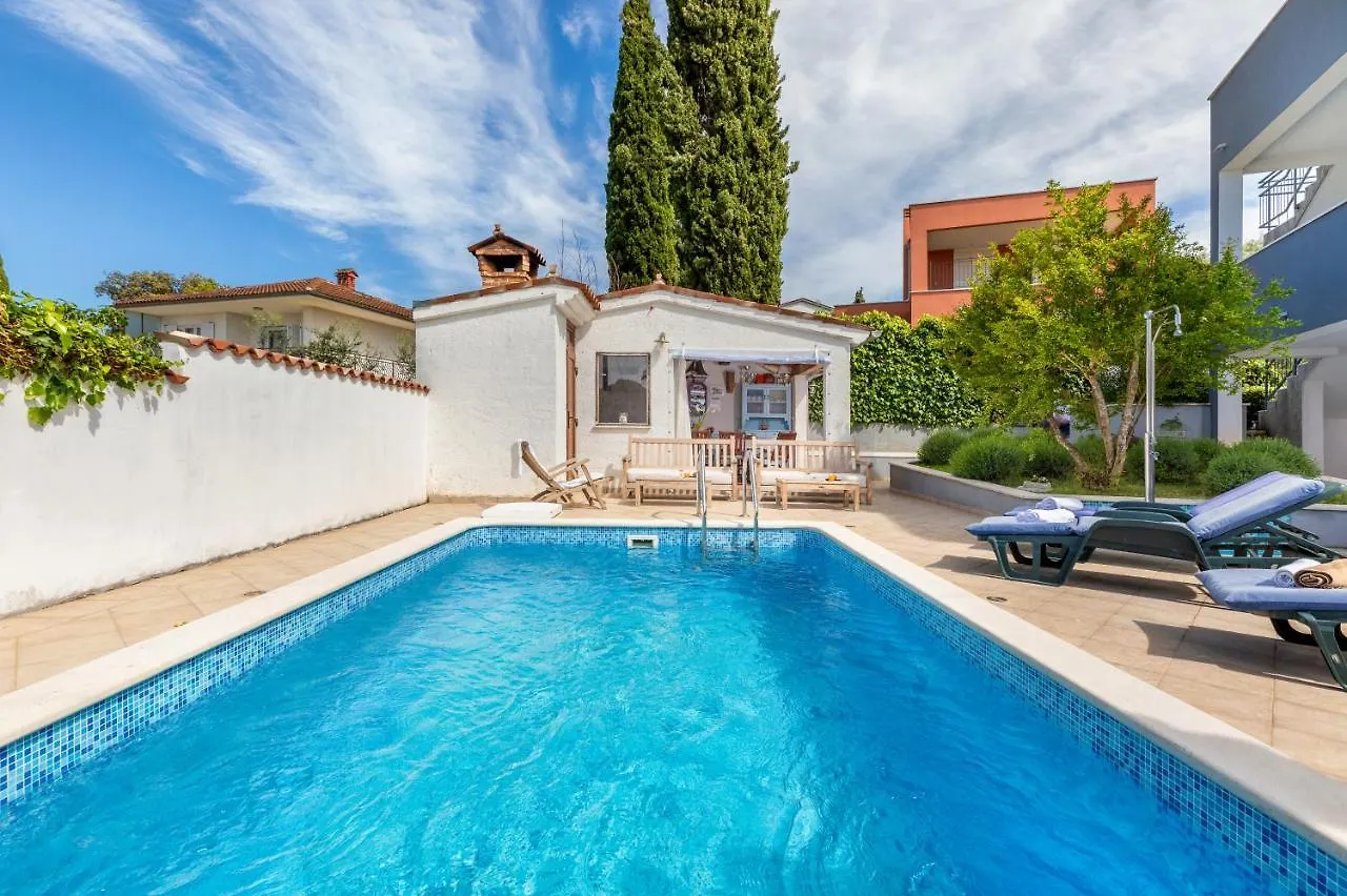 Nature & Sea Holiday Home With Pool Pula Kroatien