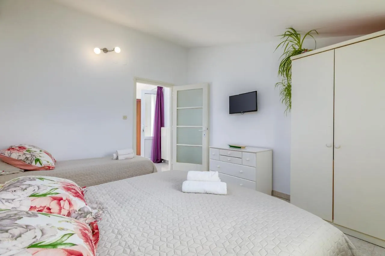 Nature & Sea Holiday Home With Pool Pula Kroatien