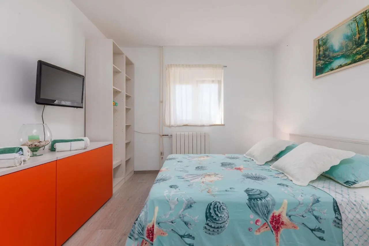 Nature & Sea Holiday Home With Pool Pula